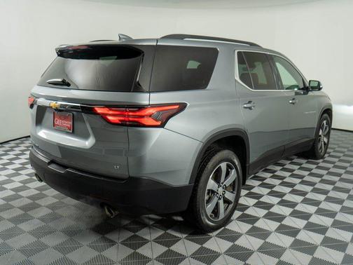 Sterling Gray Metallic 2023 Chevrolet Traverse LT Leather