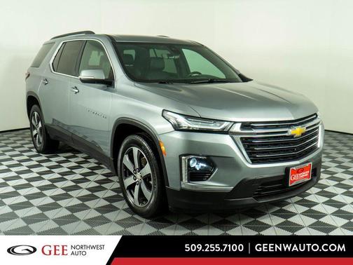 Sterling Gray Metallic 2023 Chevrolet Traverse LT Leather