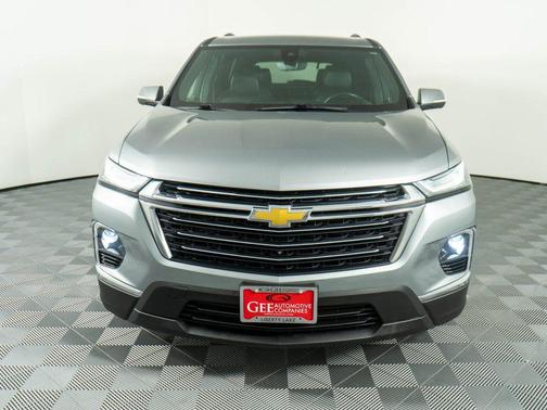 Sterling Gray Metallic 2023 Chevrolet Traverse LT Leather
