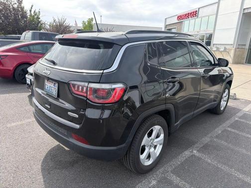 Diamond Black 2018 Jeep Compass Latitude