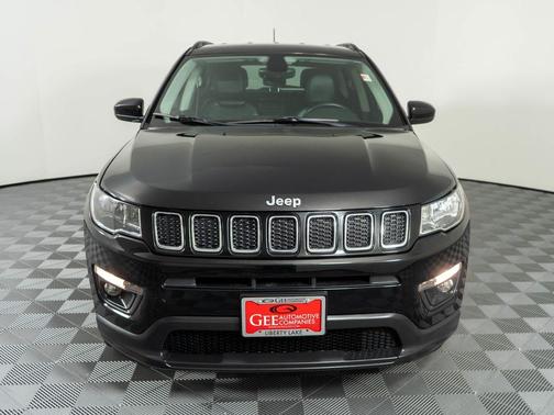 Diamond Black 2018 Jeep Compass Latitude