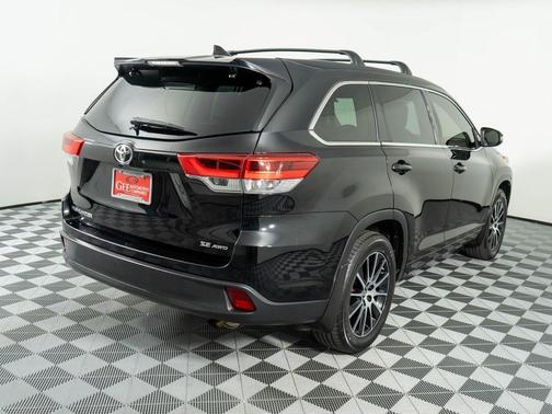 2018 Toyota Highlander SE
