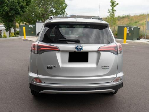 Classic Silver Metallic 2016 Toyota RAV4 Hybrid Limited