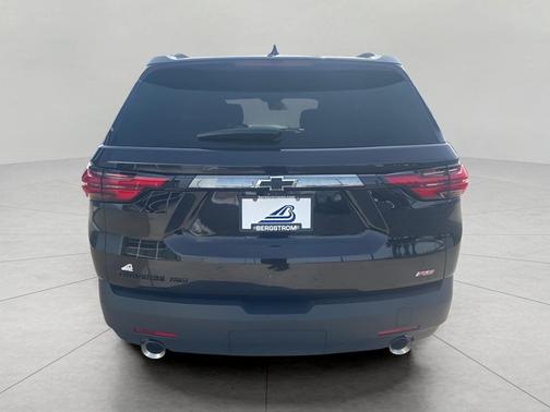 Mosaic Black Metallic 2023 Chevrolet Traverse RS