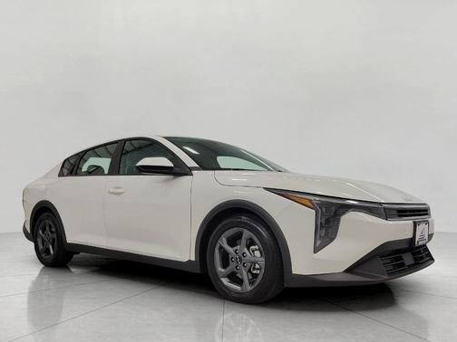 Snow White Pearl 2025 Kia K4 LXS