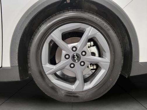 Snow White Pearl 2025 Kia K4 LXS