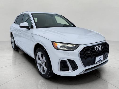 2022 Audi Q5 45 S line Prestige