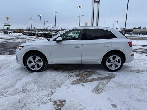 2022 Audi Q5 45 S line Prestige