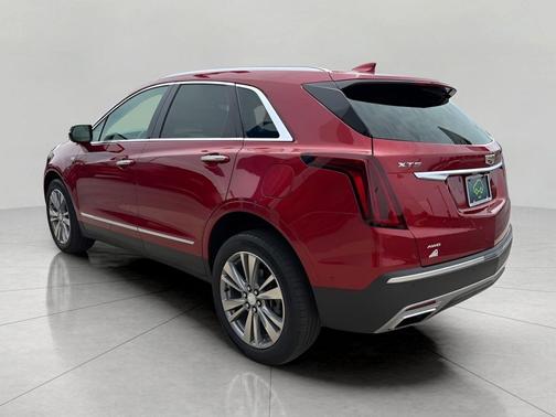 RED 2022 Cadillac XT5 Premium Luxury