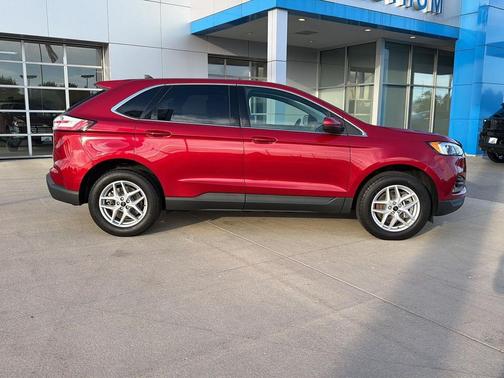 Rapid Red Metallic Tinted Clearcoat 2023 Ford Edge SEL