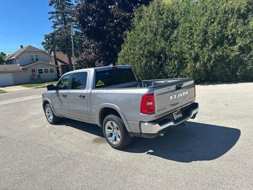 Billet Silver Metallic Clearcoat 2026 RAM 1500 Big Horn/Lone Star