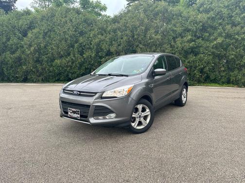 Ingot Silver Metallic 2014 Ford Escape SE