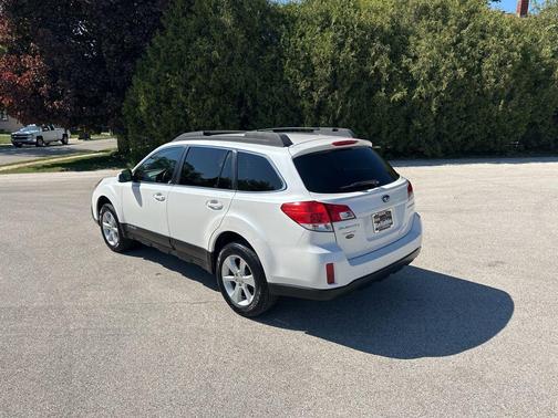 Satin White Pearl 2013 Subaru Outback 2.5i Premium