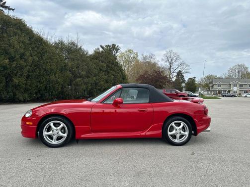 Classic Red Clearcoat 2001 Mazda MX-5 Miata Base