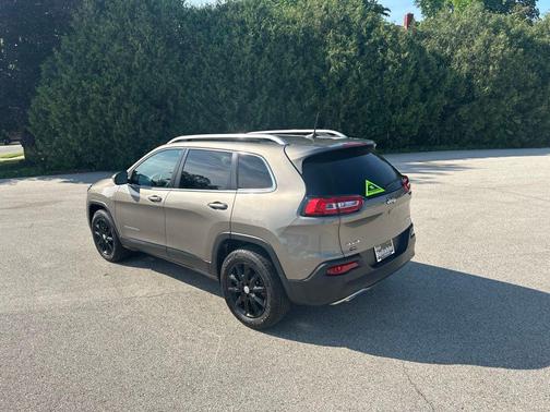 Light Brownstone Pearlcoat 2018 Jeep Cherokee Limited