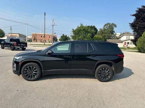 Mosaic Black Metallic 2023 Chevrolet Traverse RS