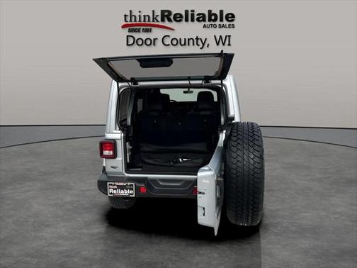 2023 Jeep Wrangler 4-Door Sahara Altitude
