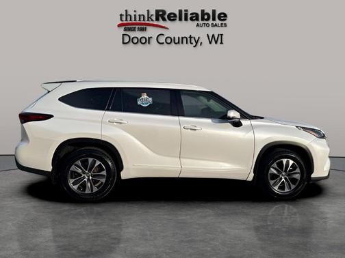 Wind Chill Pearl 2022 Toyota Highlander XLE