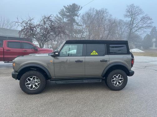 2025 Ford Bronco Badlands