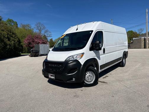 Bright White Clearcoat 2024 RAM ProMaster 2500 Tradesman