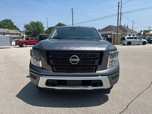 2024 Nissan Titan SV