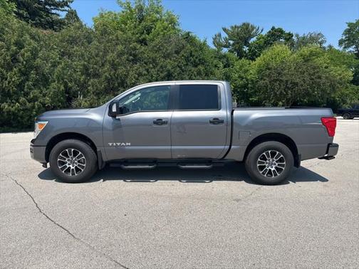2024 Nissan Titan SV