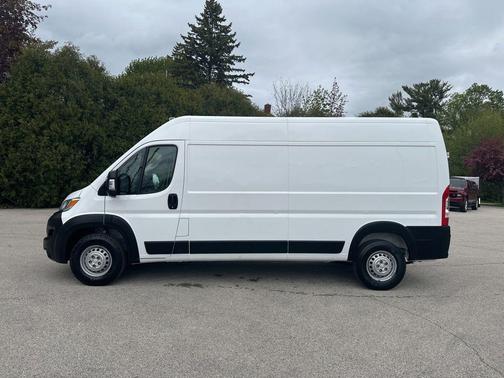 Bright White Clearcoat 2024 RAM ProMaster 2500 Tradesman