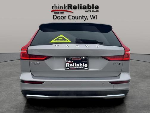 2025 Volvo V60 Cross Country Plus, B5 AWD Gas (mild hybrid)