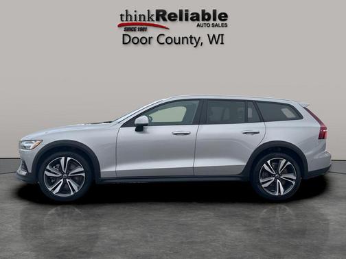 2025 Volvo V60 Cross Country Plus, B5 AWD Gas (mild hybrid)