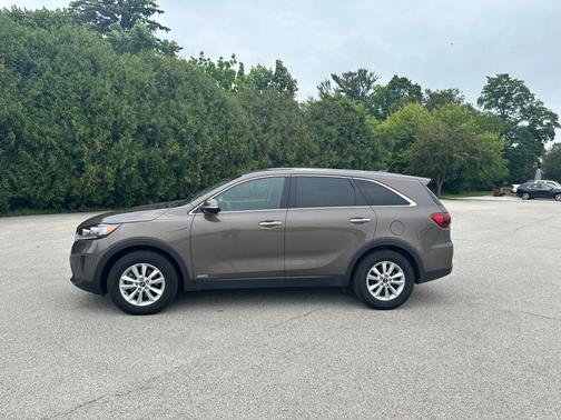 Dragon Brown 2019 Kia Sorento LX