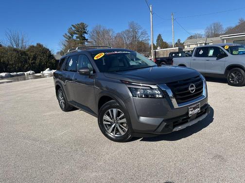 2025 Nissan Pathfinder SL 4WD