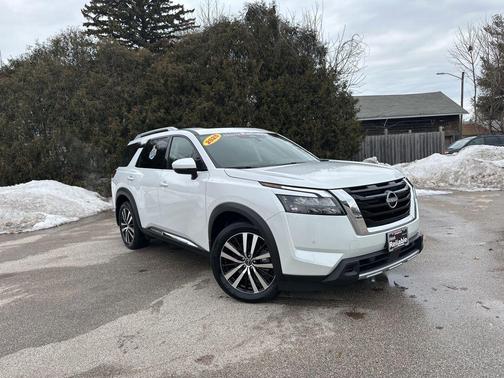 2025 Nissan Pathfinder Platinum 4WD