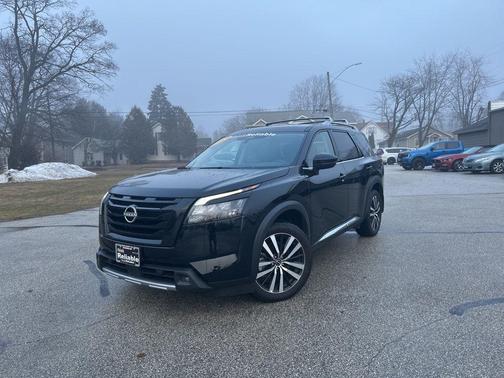 2025 Nissan Pathfinder Platinum 4WD