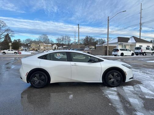 2024 Toyota Prius LE
