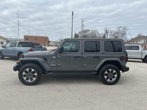2023 Jeep Wrangler 4-Door Sahara