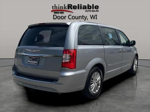 2015 Chrysler Town & Country Touring-L