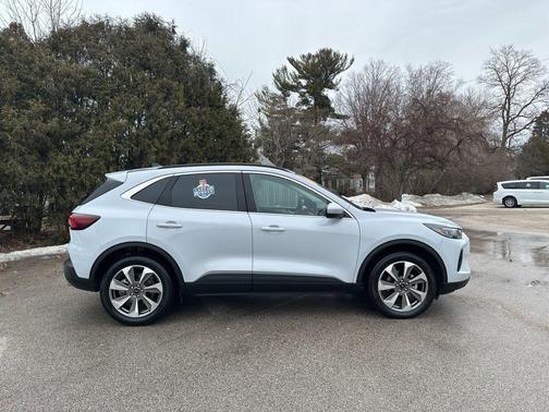 2025 Ford Escape Platinum