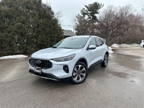 2025 Ford Escape Platinum