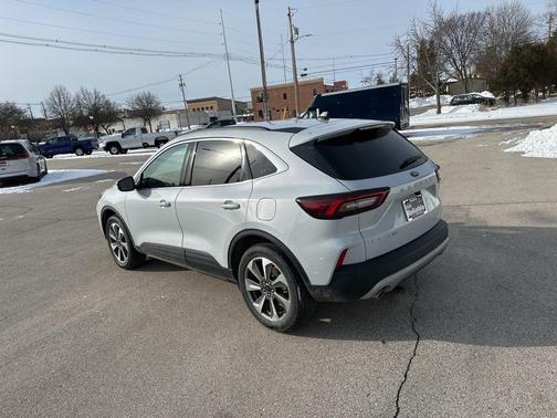 2025 Ford Escape Platinum