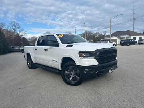 Bright White Clearcoat 2023 RAM 1500 Big Horn/Lone Star