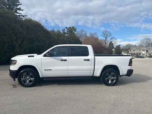 Bright White Clearcoat 2023 RAM 1500 Big Horn/Lone Star