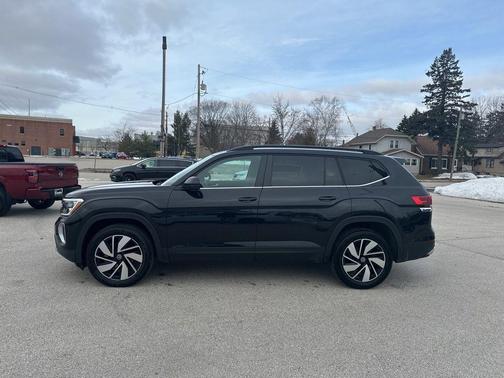 2025 Volkswagen Atlas 2.0T SE w/Technology 4MOTION