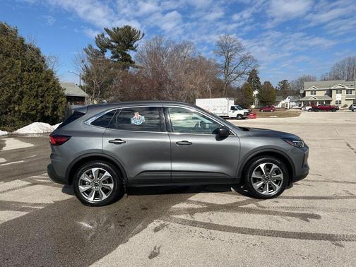 2025 Ford Escape Platinum