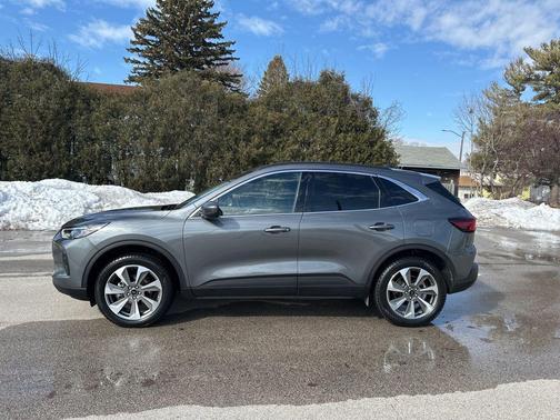 2025 Ford Escape Platinum