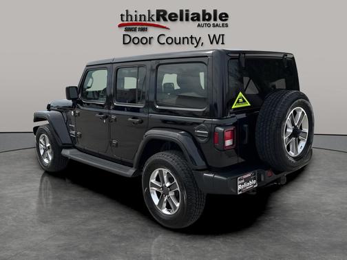 Black Clearcoat 2023 Jeep Wrangler 4-Door Sahara