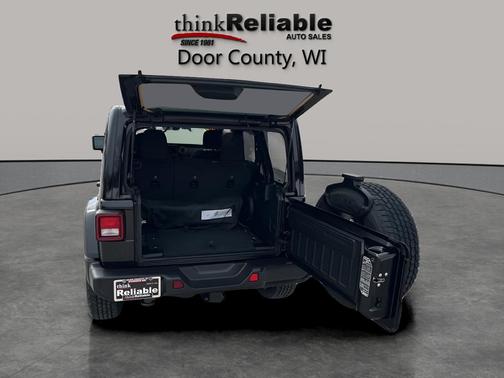 Black Clearcoat 2023 Jeep Wrangler 4-Door Sahara