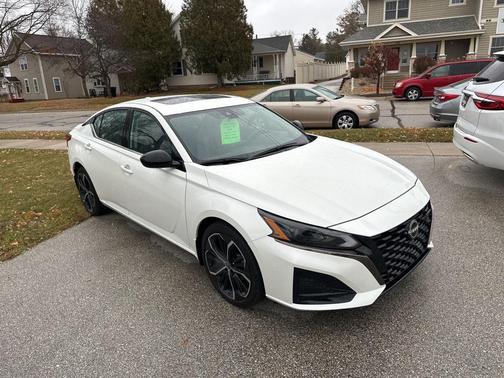 2023 Nissan Altima SR Intelligent AWD