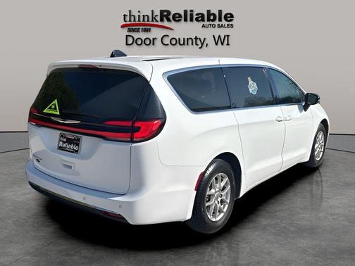 Bright White Clearcoat 2024 Chrysler Pacifica Touring L