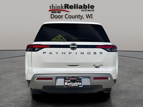 Everest White Pearl Tricoat 2025 Nissan Pathfinder SL 4WD