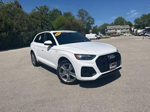 Arkona White 2025 Audi Q5 45 S line Premium